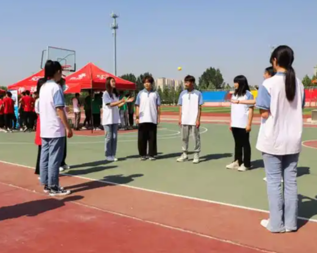 很好的渠道学生也能够找到很多伙伴不只是体育运动